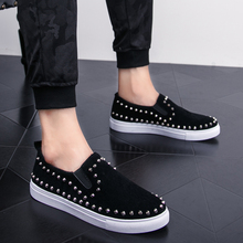2020 new summer men's shoes breathable fashion men's Doudou lazy casual rivet flat shoes