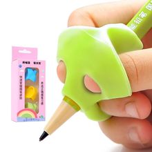 Correction of pen holding posture with pen holder for primary school children